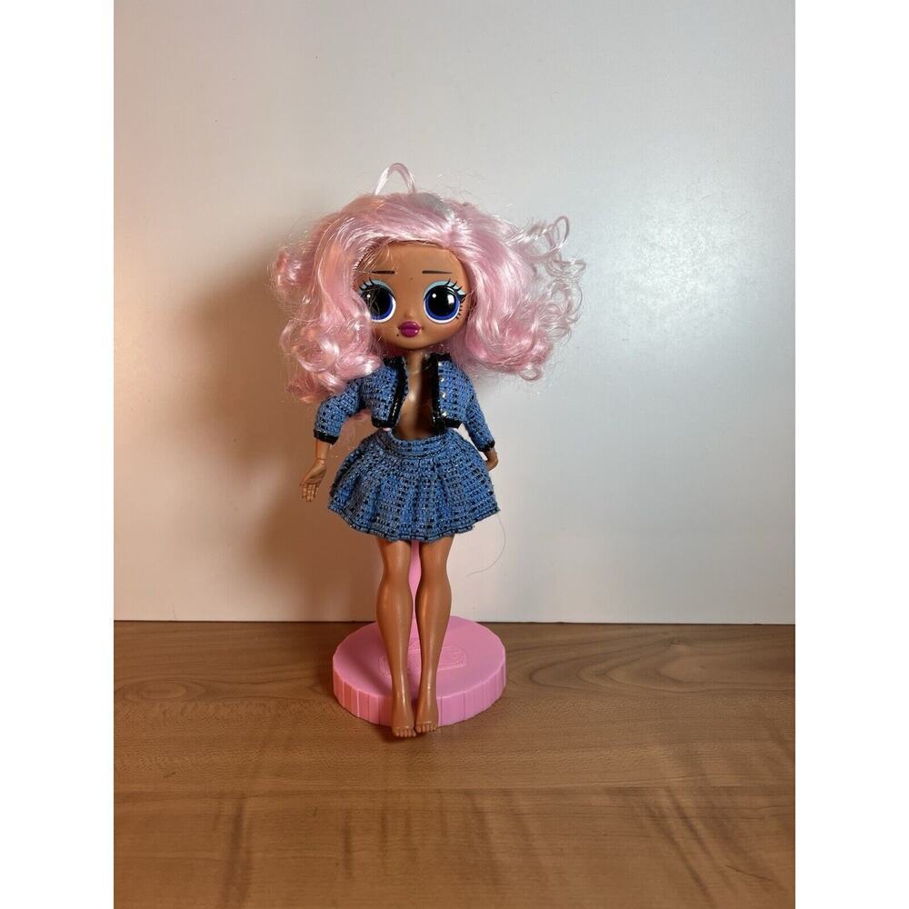 Lol Omg Uptown Girl Ultimate Surprise Doll